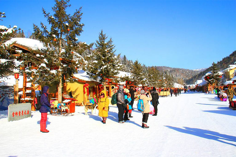 https://mdw-travel-data-us-east-1.s3.amazonaws.com/img/country/China/China-Snow-Town/img_02.jpg