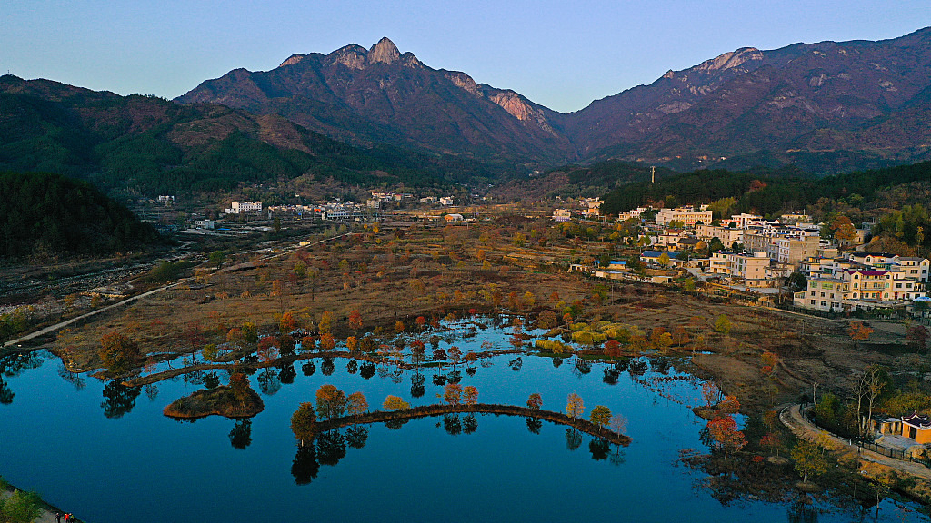 https://mdw-travel-data-us-east-1.s3.amazonaws.com/img/country/China/Dabie-Mountains/img_01.jpg