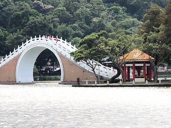 https://mdw-travel-data-us-east-1.s3.amazonaws.com/img/country/China/Dahu-Park/img_03.jpg