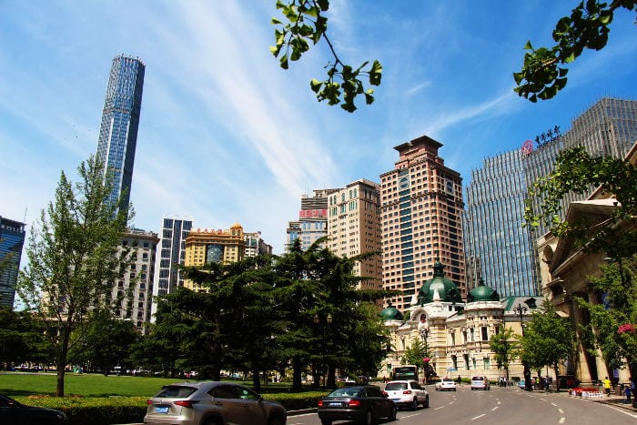 https://mdw-travel-data-us-east-1.s3.amazonaws.com/img/country/China/Dalian-Zhongshan-Square/img_01.jpg