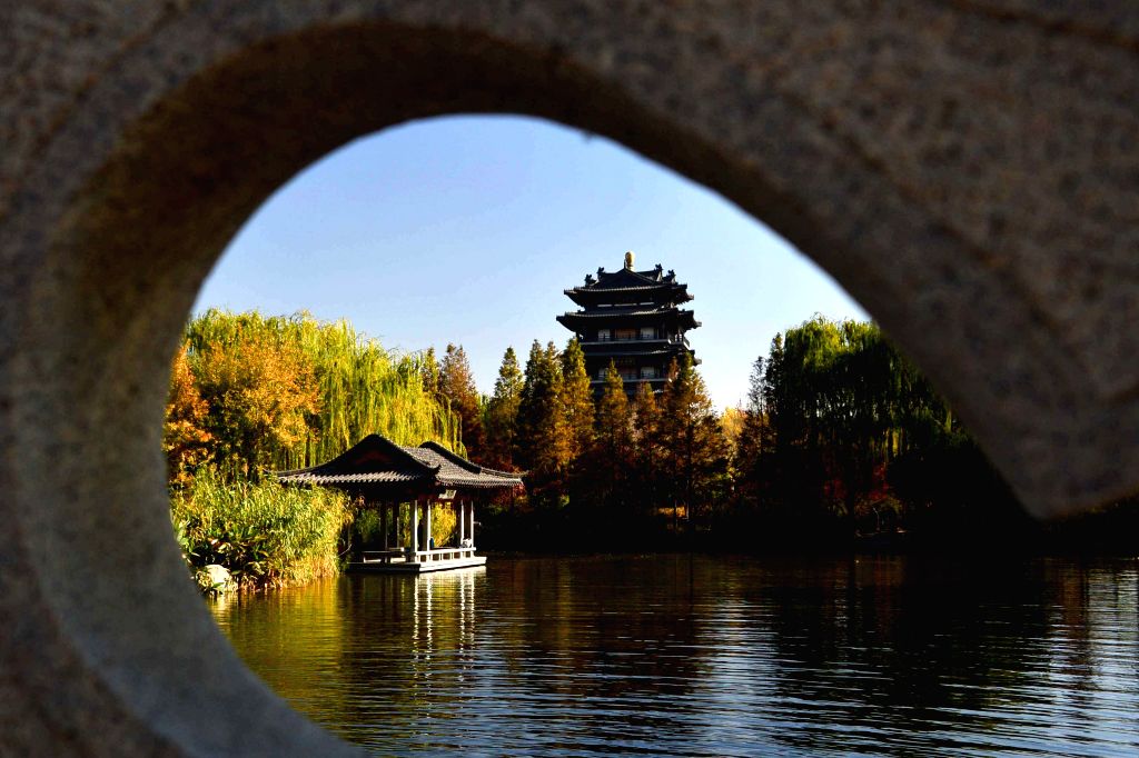 https://mdw-travel-data-us-east-1.s3.amazonaws.com/img/country/China/Daming-Lake-Scenic-Area/img_01.jpg