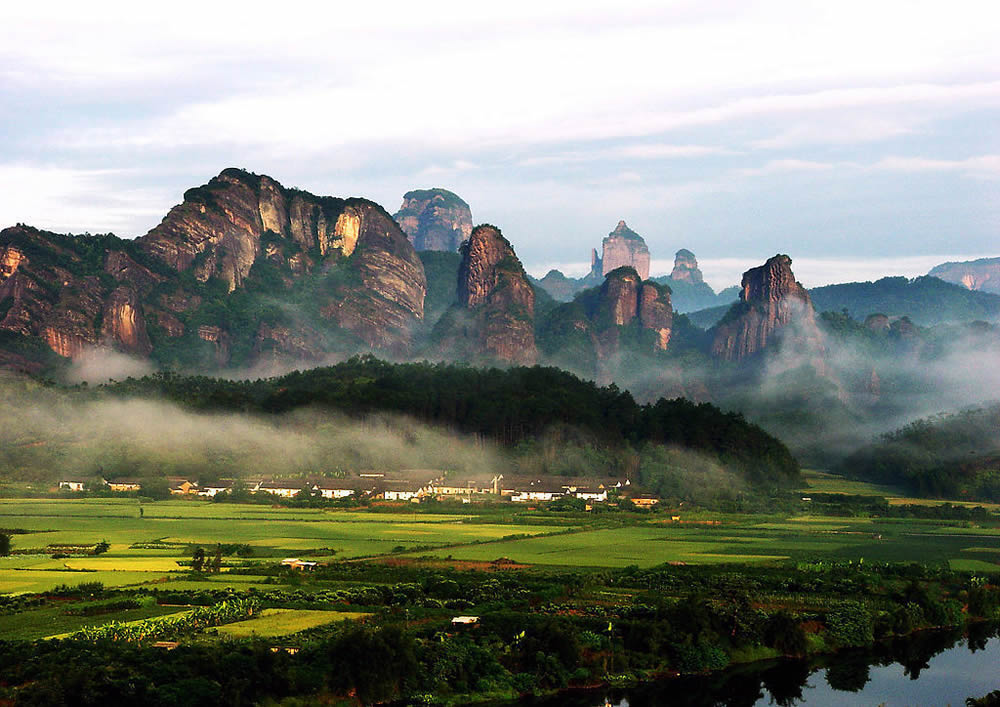https://mdw-travel-data-us-east-1.s3.amazonaws.com/img/country/China/Daqi-Mountain/img_03.jpg