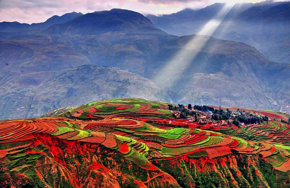 https://mdw-travel-data-us-east-1.s3.amazonaws.com/img/country/China/Dongchuan-Red-Land/img_01.jpg