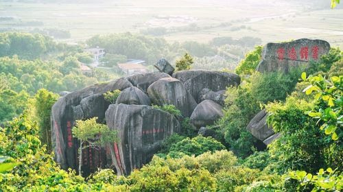 https://mdw-travel-data-us-east-1.s3.amazonaws.com/img/country/China/Dongshan-Ridge/img_03.jpg