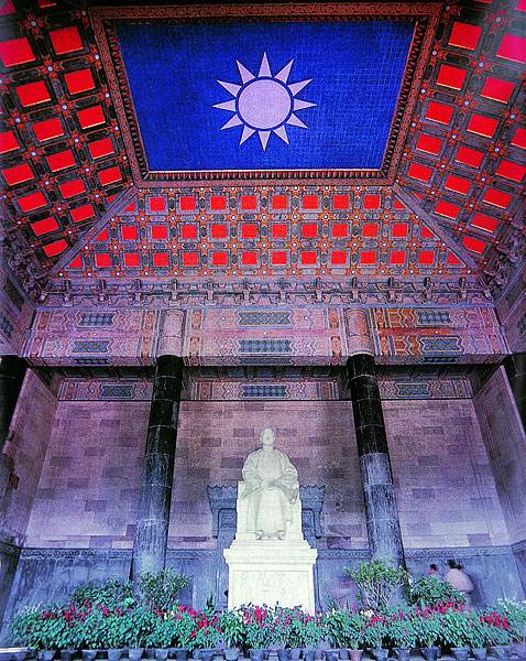 https://mdw-travel-data-us-east-1.s3.amazonaws.com/img/country/China/Dr-Sun-Yat-sens-Mausoleum/img_03.jpg