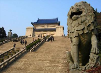 https://mdw-travel-data-us-east-1.s3.amazonaws.com/img/country/China/Dr.-Sun-Yat-sens-Mausoleum/img_04.jpg