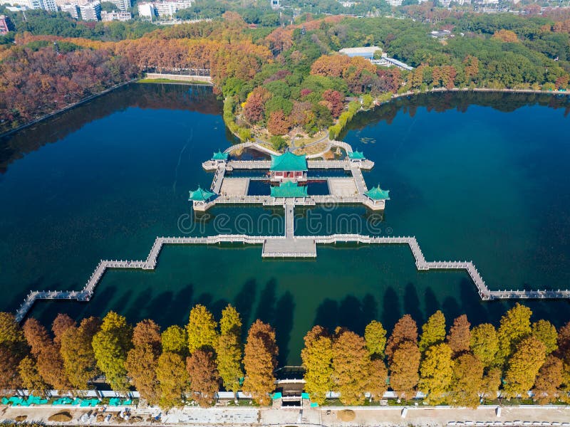 https://mdw-travel-data-us-east-1.s3.amazonaws.com/img/country/China/East-Lake-Scenic-Area/img_01.jpg