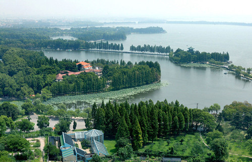 https://mdw-travel-data-us-east-1.s3.amazonaws.com/img/country/China/East-Lake-Scenic-Area/img_03.jpg