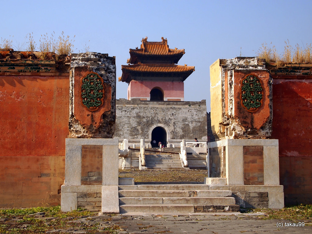 https://mdw-travel-data-us-east-1.s3.amazonaws.com/img/country/China/Eastern-Qing-Tombs/img_02.jpg