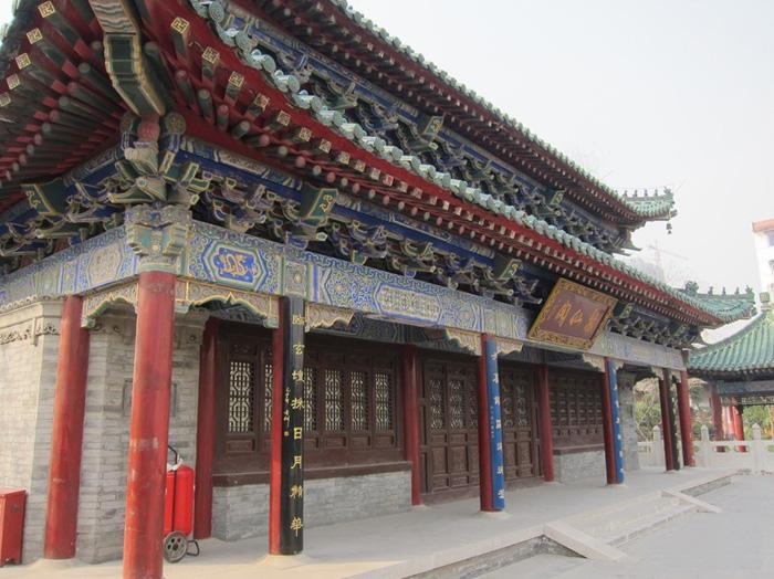 https://mdw-travel-data-us-east-1.s3.amazonaws.com/img/country/China/Eight-Immortals-Temple/img_00.jpg