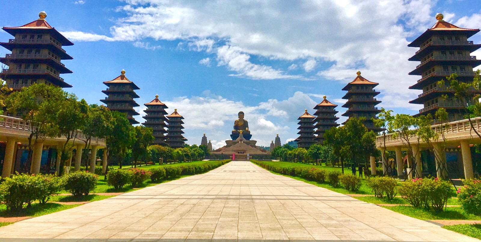 https://mdw-travel-data-us-east-1.s3.amazonaws.com/img/country/China/Fo-Guang-Shan-Buddha-Museum/img_01.jpg
