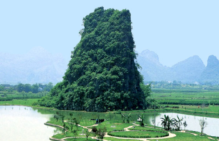 https://mdw-travel-data-us-east-1.s3.amazonaws.com/img/country/China/Fubo-Hill/img_03.jpg