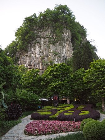 https://mdw-travel-data-us-east-1.s3.amazonaws.com/img/country/China/Fubo-Hill/img_04.jpg
