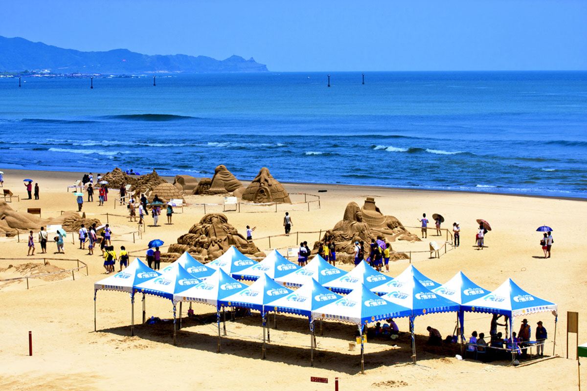 https://mdw-travel-data-us-east-1.s3.amazonaws.com/img/country/China/Fulong-Beach/img_01.jpg