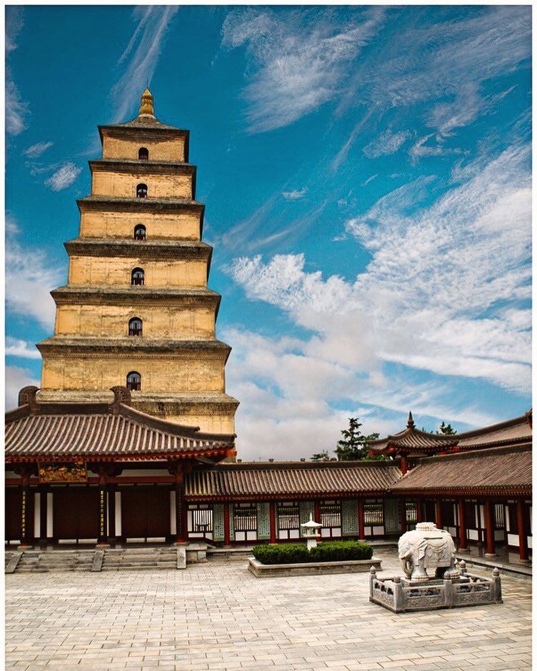 https://mdw-travel-data-us-east-1.s3.amazonaws.com/img/country/China/Giant-Wild-Goose-Pagoda/img_04.jpg