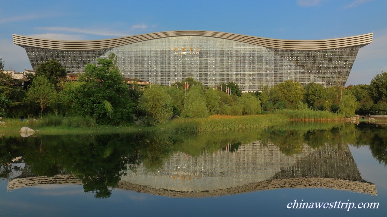 https://mdw-travel-data-us-east-1.s3.amazonaws.com/img/country/China/Global-Center/img_03.jpg