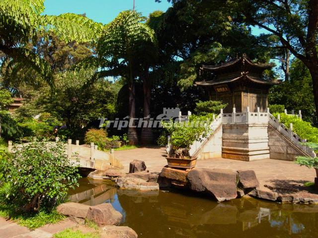 https://mdw-travel-data-us-east-1.s3.amazonaws.com/img/country/China/Golden-Temple-Park/img_02.jpg