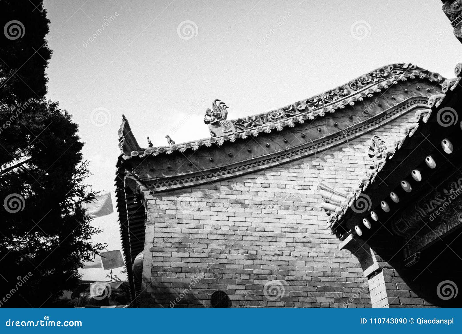 https://mdw-travel-data-us-east-1.s3.amazonaws.com/img/country/China/Guangren-Temple/img_01.jpg