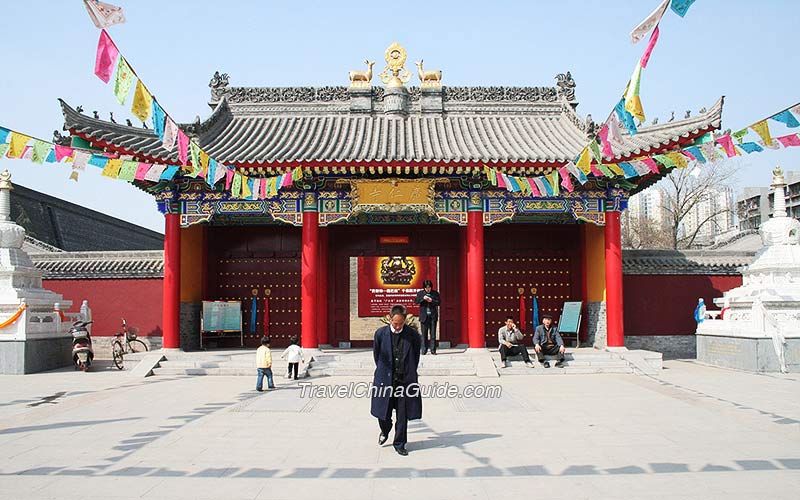 https://mdw-travel-data-us-east-1.s3.amazonaws.com/img/country/China/Guangren-Temple/img_05.jpg