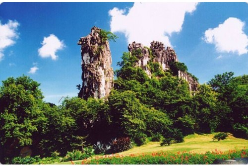 https://mdw-travel-data-us-east-1.s3.amazonaws.com/img/country/China/Guilin-Seven-Star-Park/img_01.jpg
