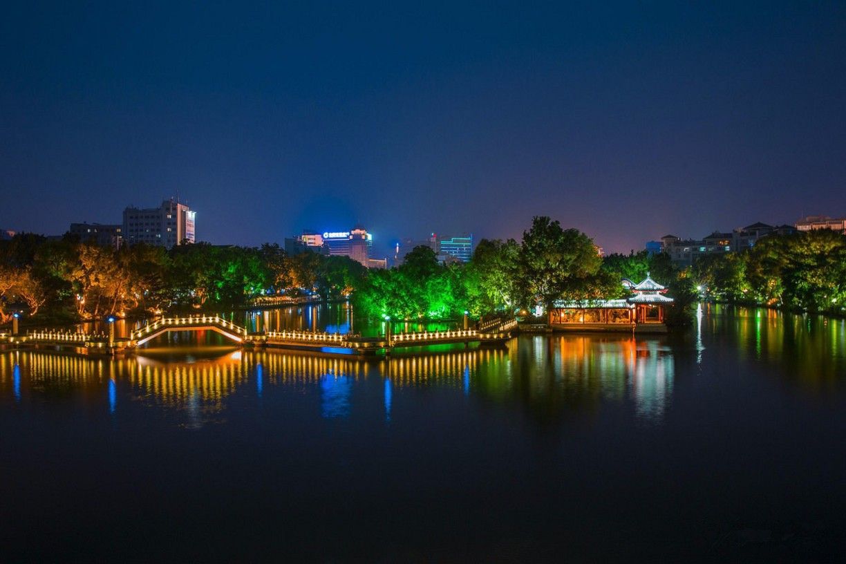 https://mdw-travel-data-us-east-1.s3.amazonaws.com/img/country/China/Guilin-Two-Rivers-and-Four-Lakes/img_05.jpg