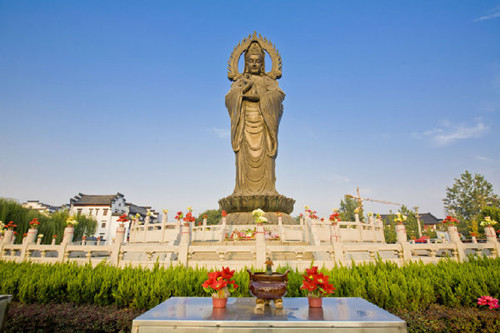 https://mdw-travel-data-us-east-1.s3.amazonaws.com/img/country/China/Guiyuan-Temple/img_02.jpg