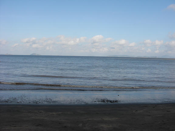 https://mdw-travel-data-us-east-1.s3.amazonaws.com/img/country/China/Hac-Sa-Beach/img_01.jpg