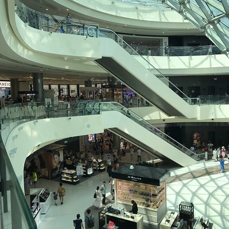 https://mdw-travel-data-us-east-1.s3.amazonaws.com/img/country/China/Haitang-Bay-Duty-Free-Shop/img_03.jpg