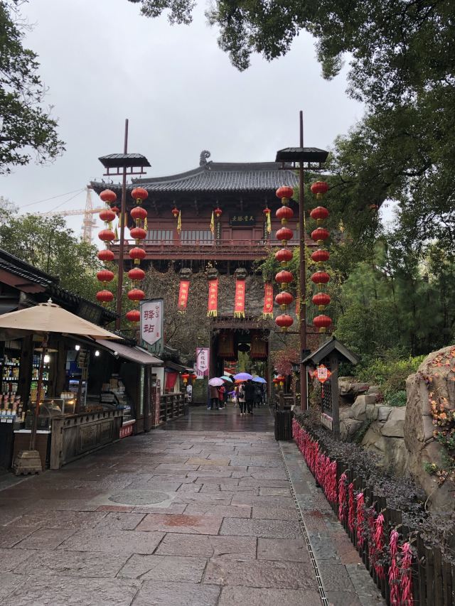 https://mdw-travel-data-us-east-1.s3.amazonaws.com/img/country/China/Hangzhou-Songcheng-Park/img_02.jpg