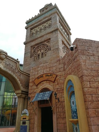 https://mdw-travel-data-us-east-1.s3.amazonaws.com/img/country/China/Happy-Valley-Chengdu/img_04.jpg