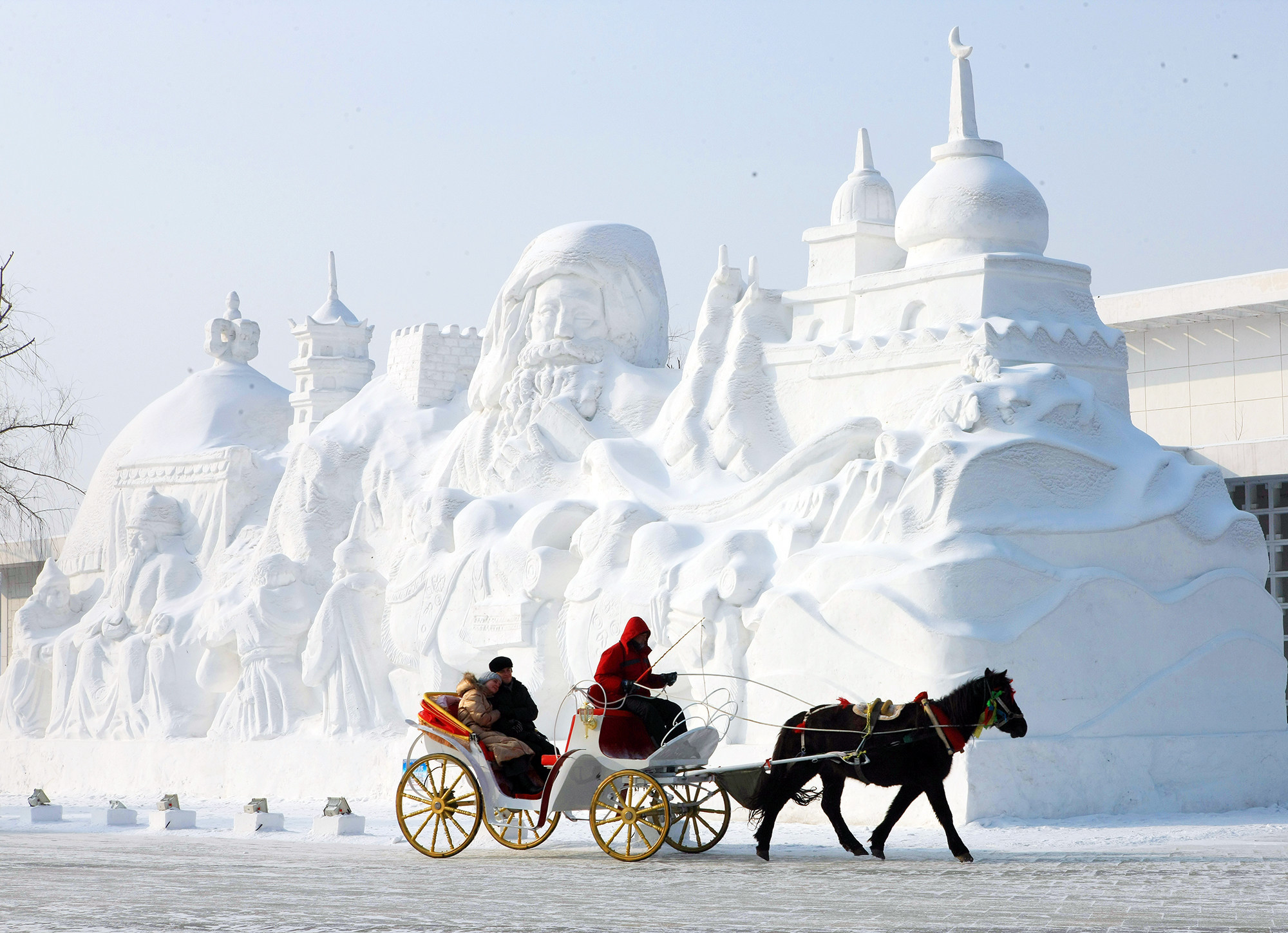 https://mdw-travel-data-us-east-1.s3.amazonaws.com/img/country/China/Harbin-Sun-Island-International-Snow-Sculpture-Art-Expo/img_01.jpg