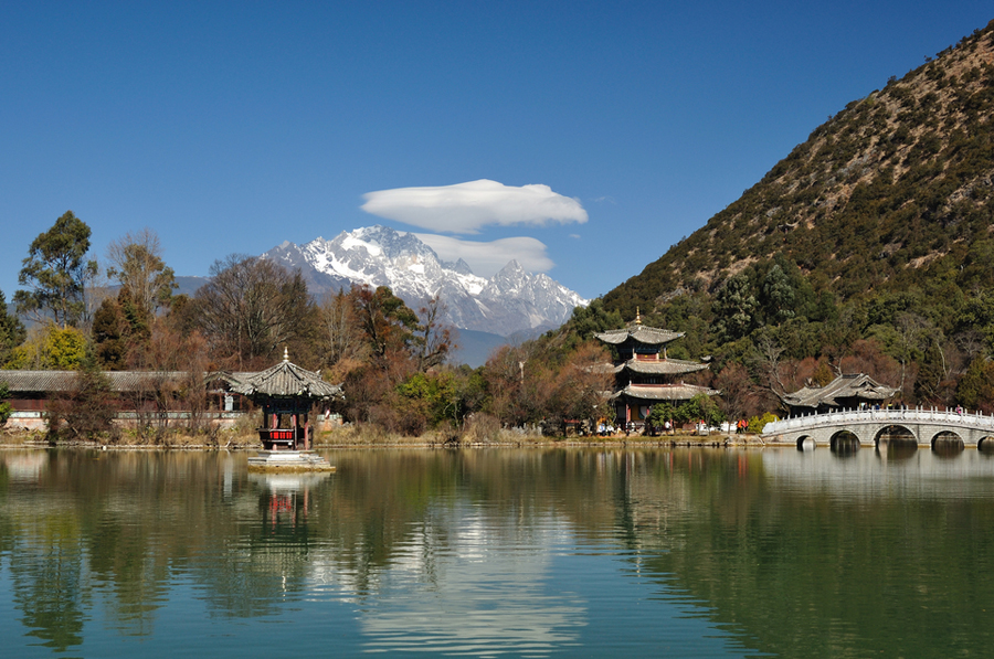 https://mdw-travel-data-us-east-1.s3.amazonaws.com/img/country/China/Heilongtan-Park/img_04.jpg