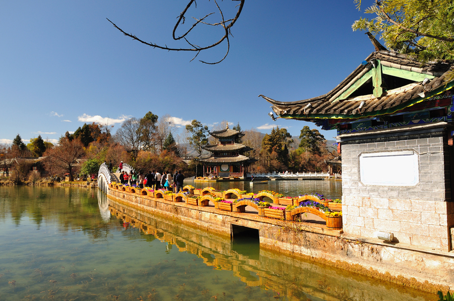 https://mdw-travel-data-us-east-1.s3.amazonaws.com/img/country/China/Heilongtan-Park/img_05.jpg