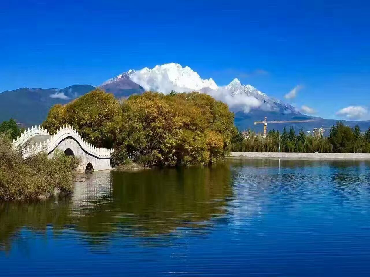 https://mdw-travel-data-us-east-1.s3.amazonaws.com/img/country/China/Jade-Dragon-Snow-Mountain/img_02.jpg