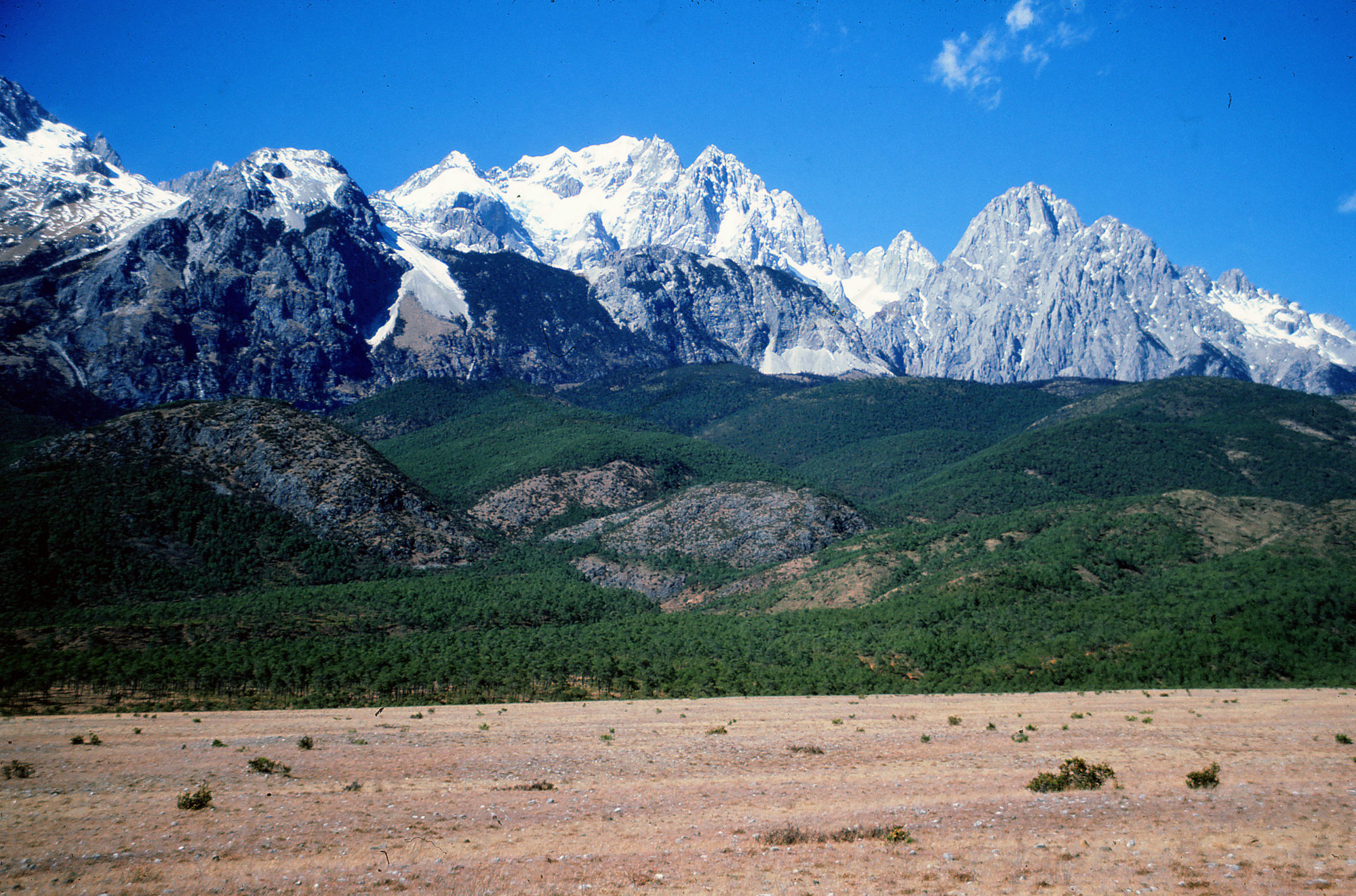 https://mdw-travel-data-us-east-1.s3.amazonaws.com/img/country/China/Jade-Dragon-Snow-Mountain/img_04.jpg