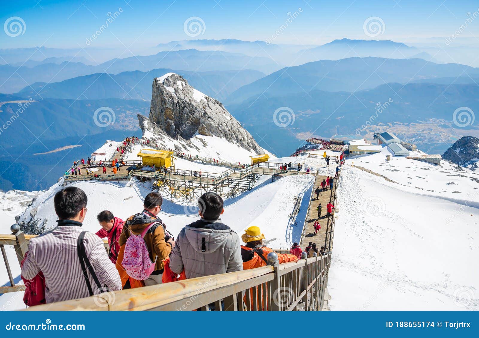 https://mdw-travel-data-us-east-1.s3.amazonaws.com/img/country/China/Jade-Dragon-Snow-Mountain/img_05.jpg