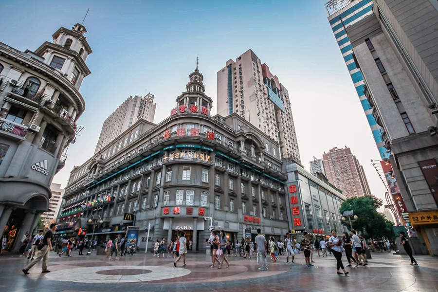 https://mdw-travel-data-us-east-1.s3.amazonaws.com/img/country/China/Jianghan-Road-Pedestrian-Street/img_03.jpg
