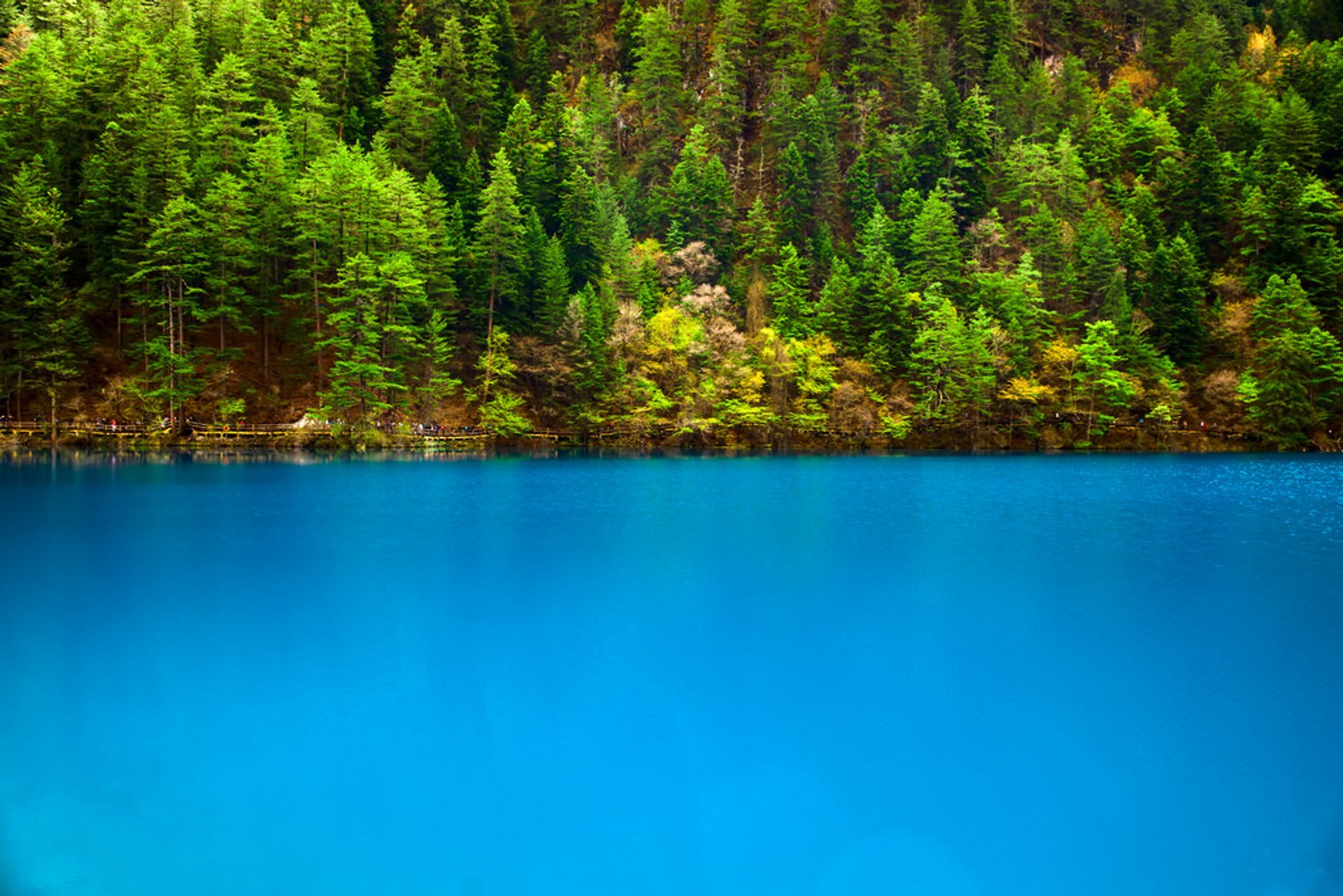 https://mdw-travel-data-us-east-1.s3.amazonaws.com/img/country/China/Jiuzhaigou-Valley-National-Park/img_01.jpg