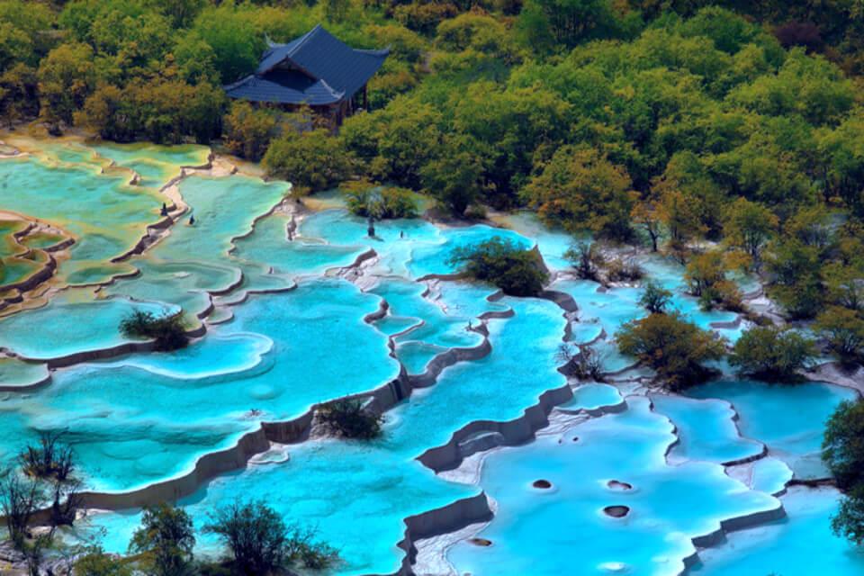 https://mdw-travel-data-us-east-1.s3.amazonaws.com/img/country/China/Laohutan-Scenic-Park/img_05.jpg