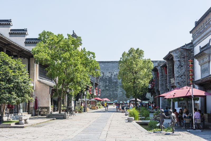 https://mdw-travel-data-us-east-1.s3.amazonaws.com/img/country/China/Laomendong/img_02.jpg
