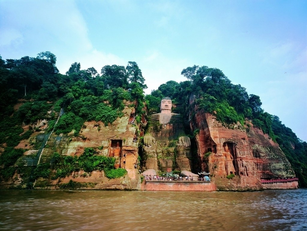 https://mdw-travel-data-us-east-1.s3.amazonaws.com/img/country/China/Leshan-Giant-Buddha/img_02.jpg