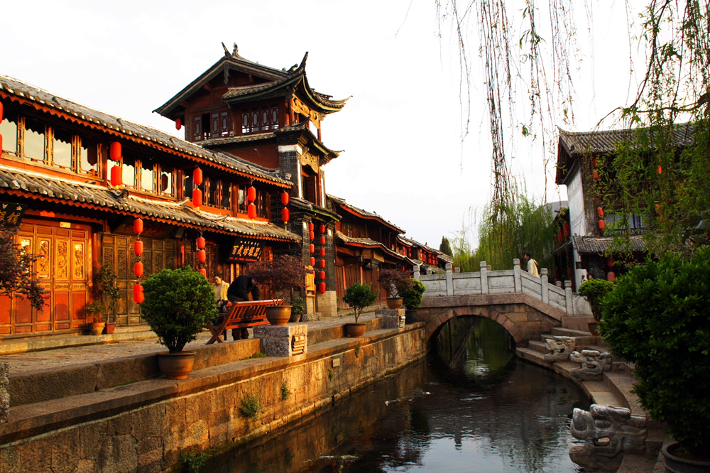 https://mdw-travel-data-us-east-1.s3.amazonaws.com/img/country/China/Lijiang-Old-Town/img_02.jpg