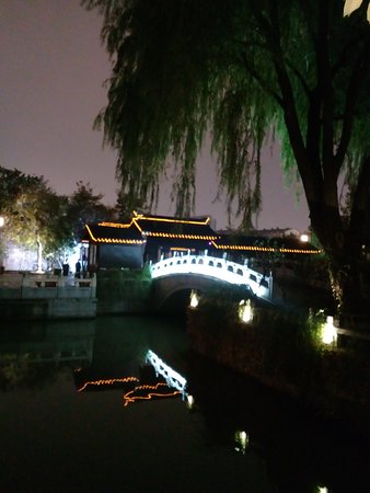 https://mdw-travel-data-us-east-1.s3.amazonaws.com/img/country/China/Lion-Forest-Garden/img_03.jpg