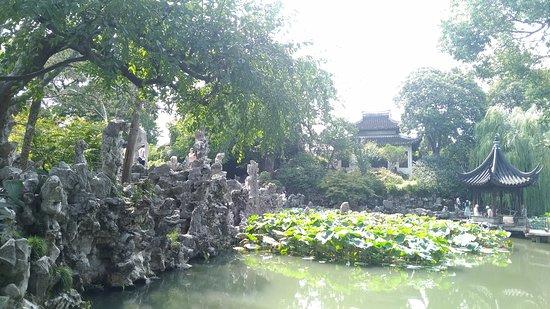 https://mdw-travel-data-us-east-1.s3.amazonaws.com/img/country/China/Lion-Forest-Garden/img_04.jpg
