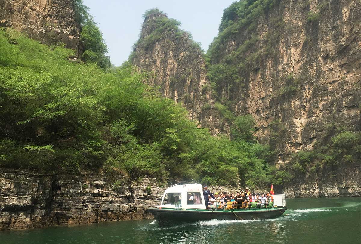 https://mdw-travel-data-us-east-1.s3.amazonaws.com/img/country/China/Longqing-Gorge/img_01.jpg