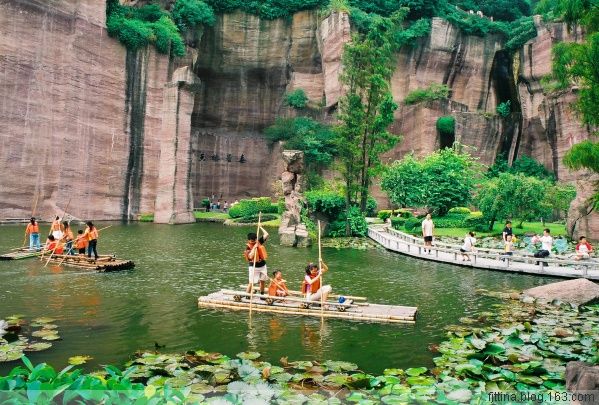 https://mdw-travel-data-us-east-1.s3.amazonaws.com/img/country/China/Lotus-Hill/img_03.jpg