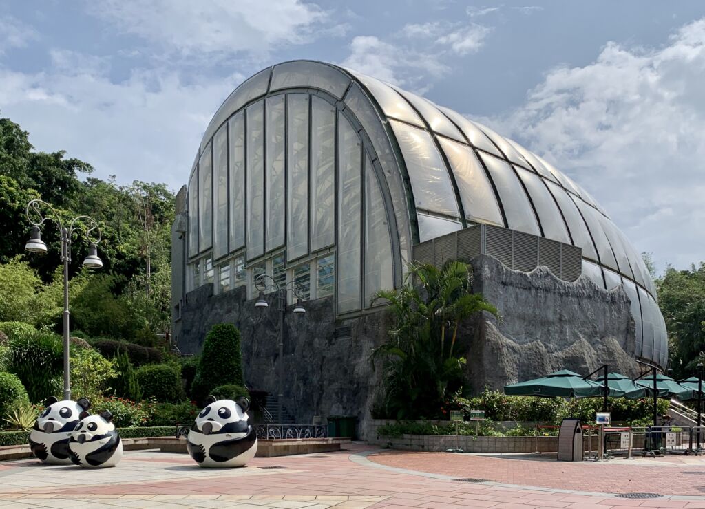 https://mdw-travel-data-us-east-1.s3.amazonaws.com/img/country/China/Macau-Giant-Panda-Pavilion/img_05.jpg