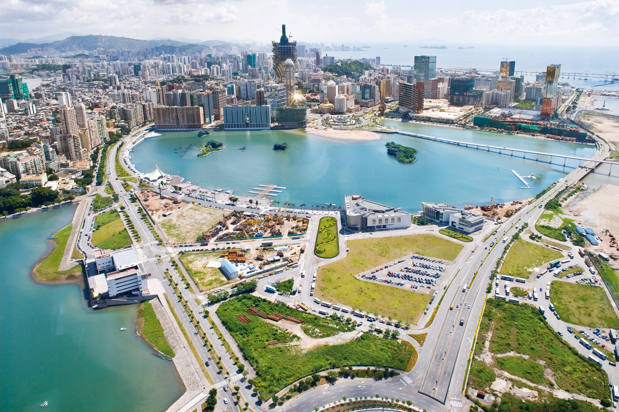 https://mdw-travel-data-us-east-1.s3.amazonaws.com/img/country/China/Macau-Tower/img_01.jpg