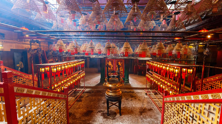 https://mdw-travel-data-us-east-1.s3.amazonaws.com/img/country/China/Man-Mo-Temple/img_01.jpg