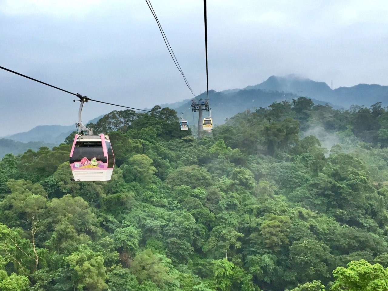 https://mdw-travel-data-us-east-1.s3.amazonaws.com/img/country/China/Maokong-Gondola/img_02.jpg